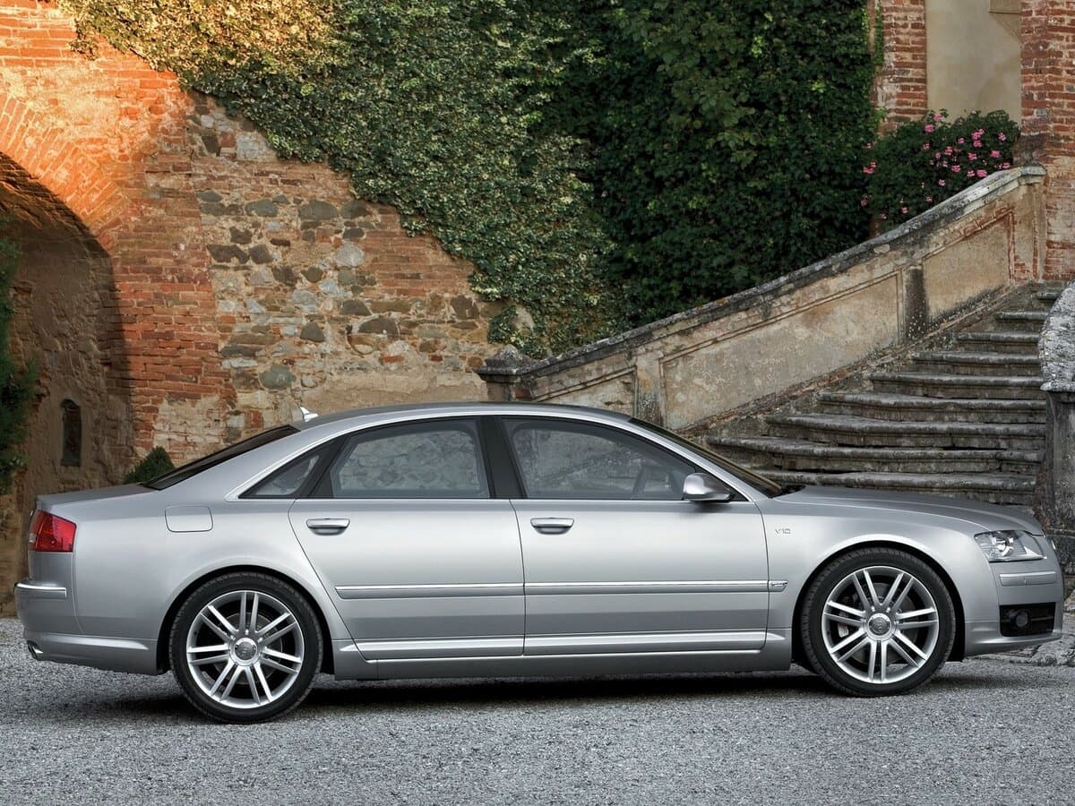 Audi S8 II (D3) — Yandan