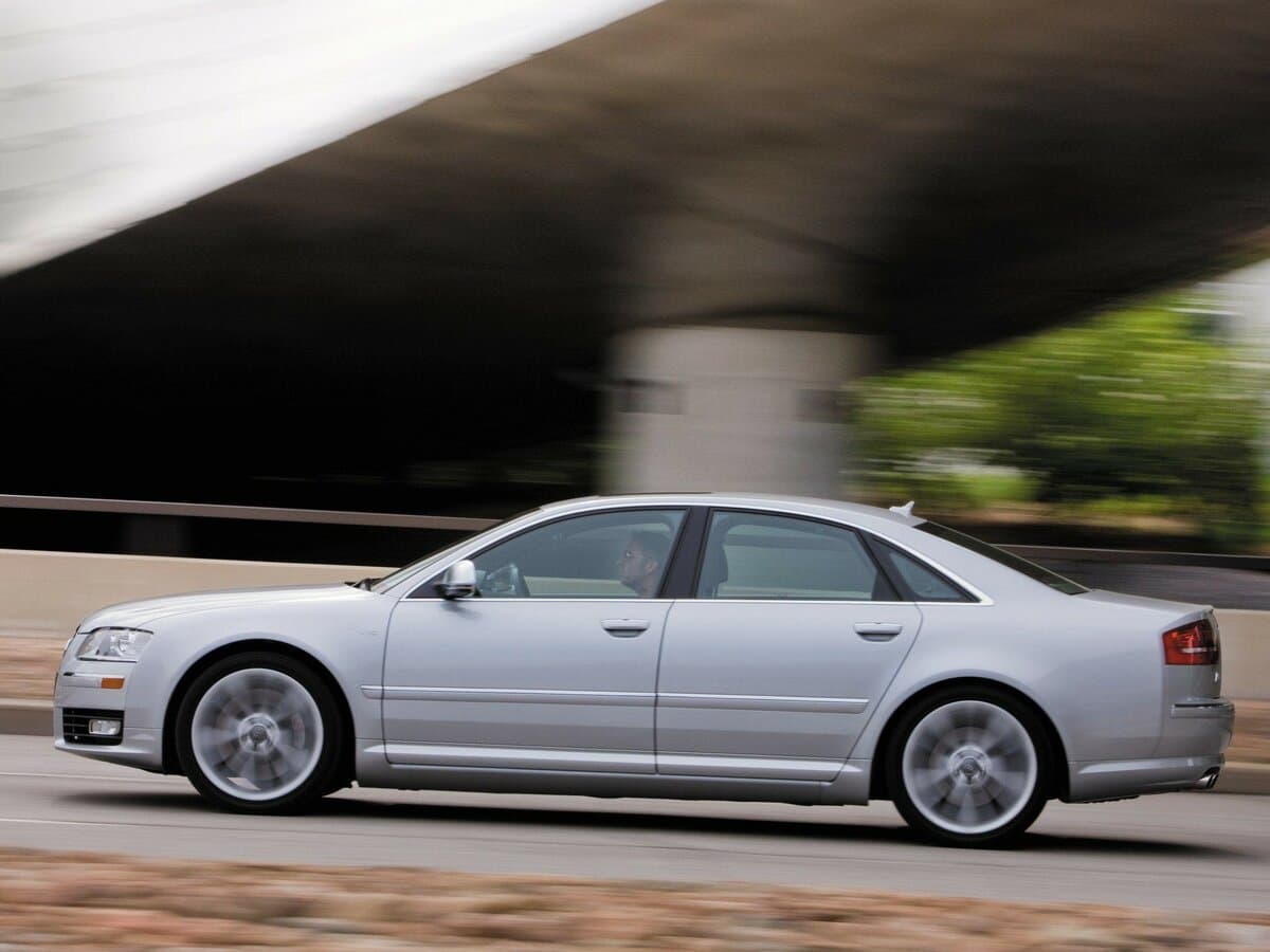 Audi S8 II (D3) Restayling — Yandan