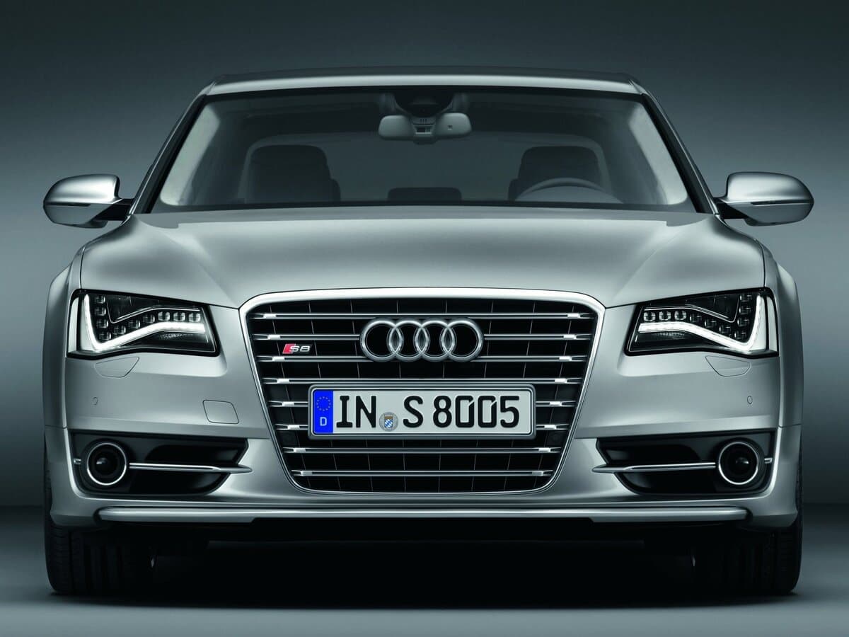 Audi S8 III (D4) — Öndən