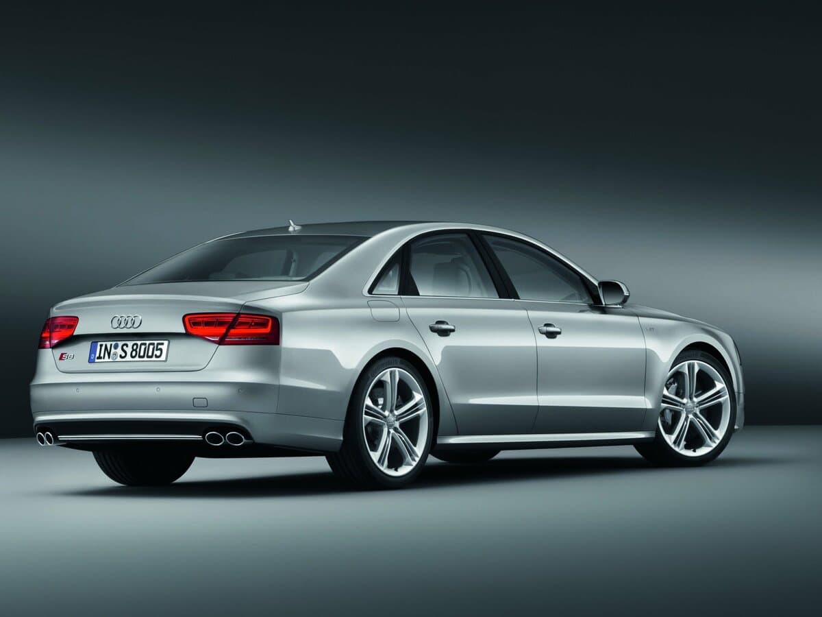 Audi S8 III (D4) — 3/4 arxadan
