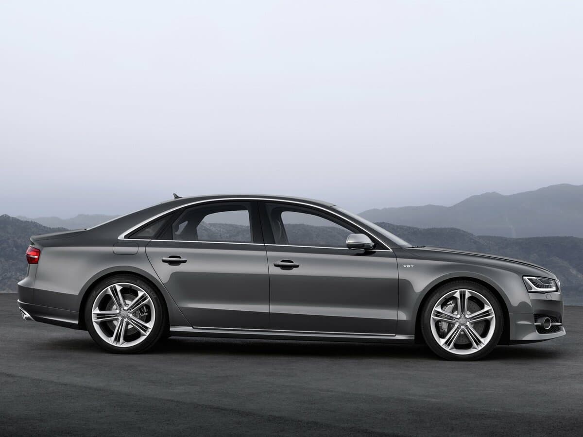 Audi S8 III (D4) Restayling — Yandan