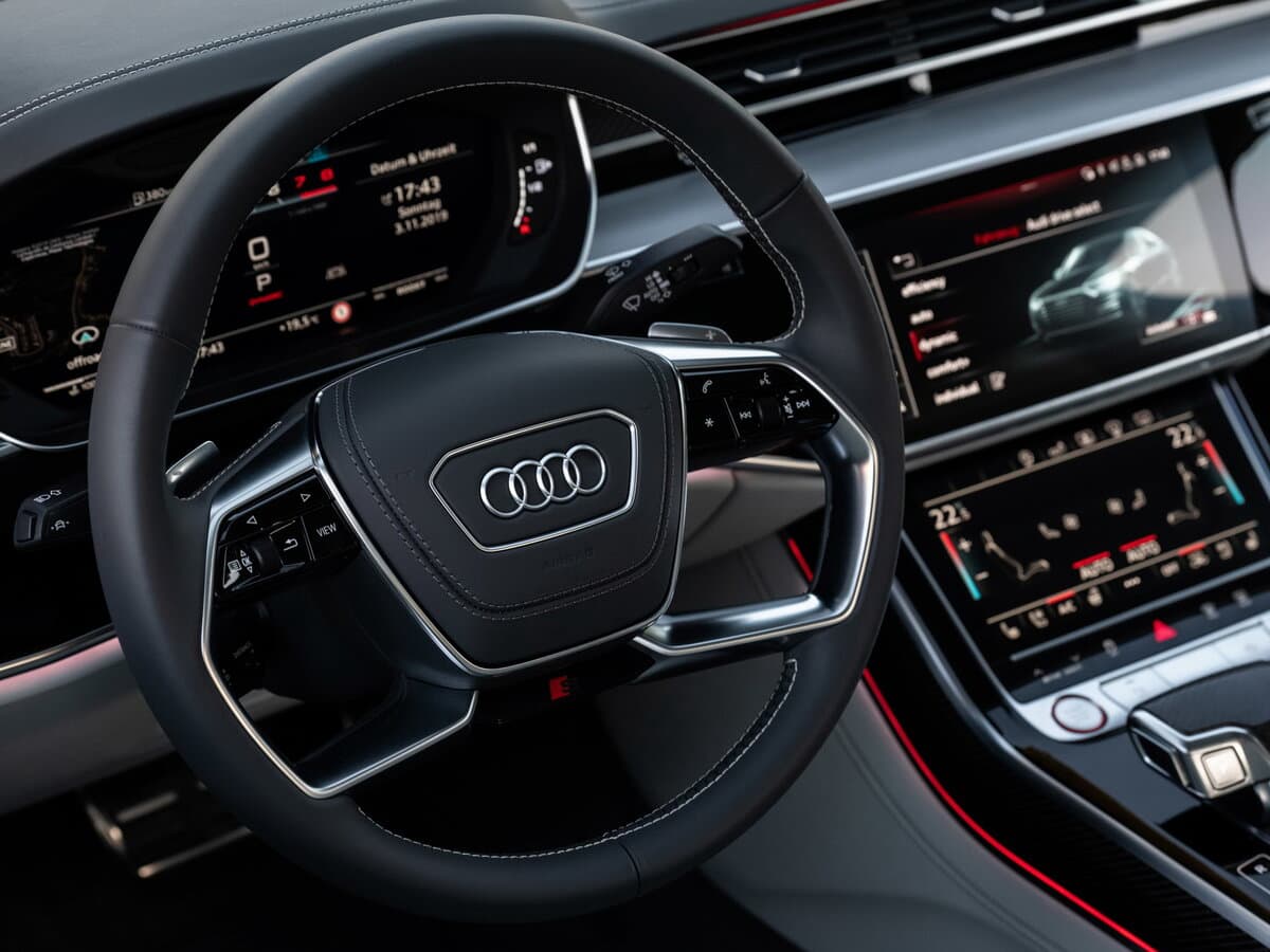 Audi S8 IV (D5) — Sükan