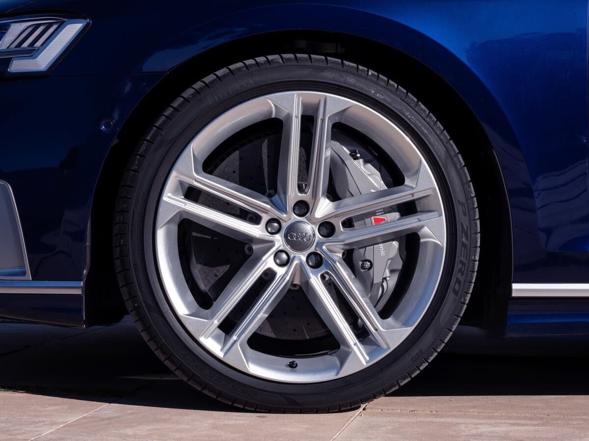 Audi S8 IV (D5) — Təkər