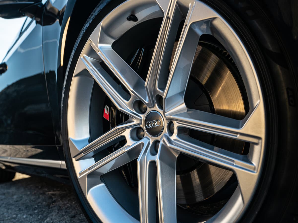 Audi S8 IV (D5) — Təkər