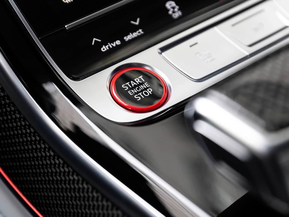 Audi S8 IV (D5) Restayling — Salon, öndən