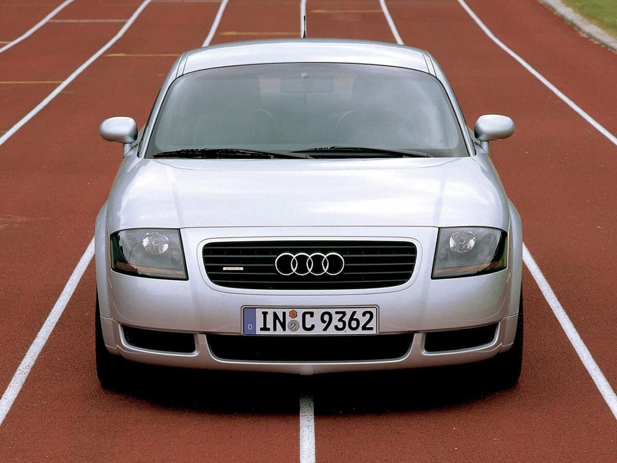 Audi TT I (8N) — Öndən