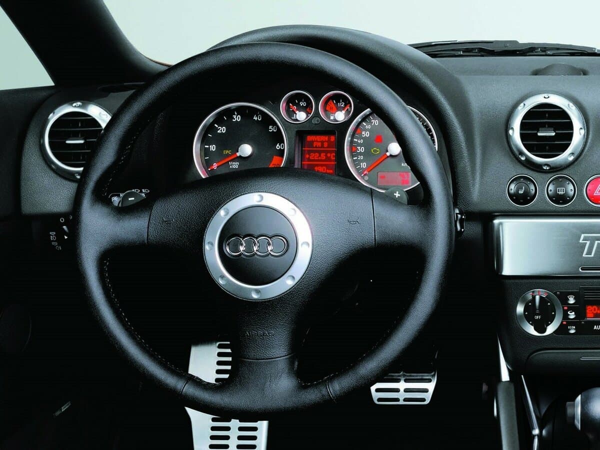 Audi TT I (8N) Restayling — Sükan