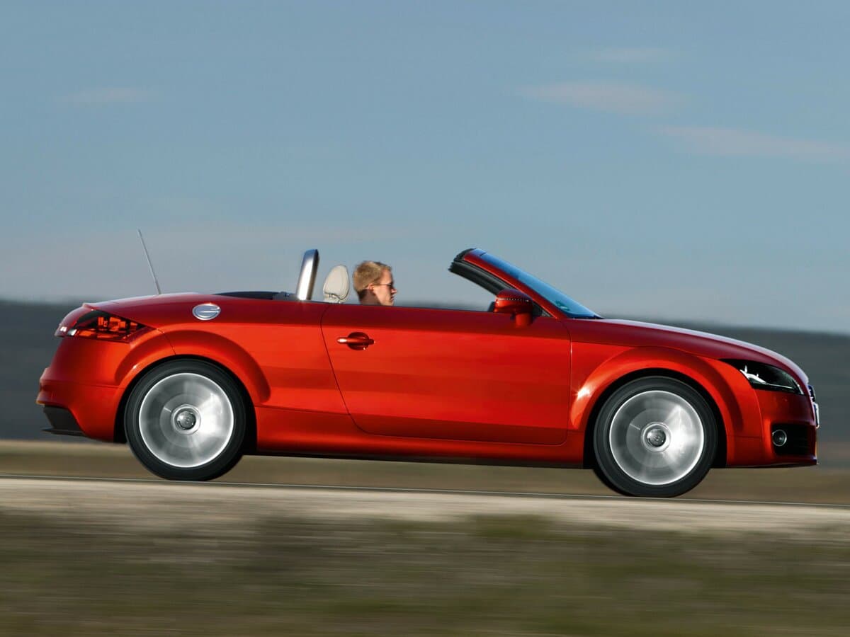 Audi TT II (8J) Restayling — Yandan