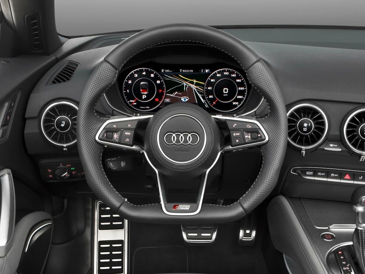 Audi TT III (8S) — Sükan
