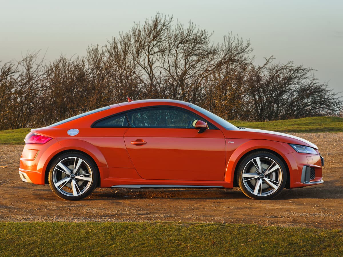 Audi TT III (8S) Restayling — Yandan
