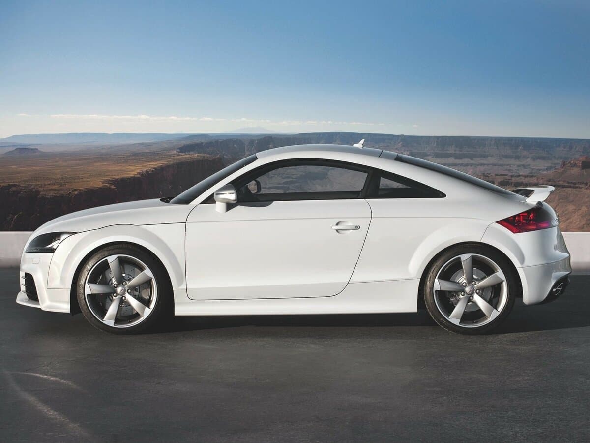 Audi TT RS II (8J) — Yandan