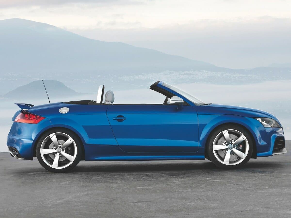 Audi TT RS II (8J) — Yandan