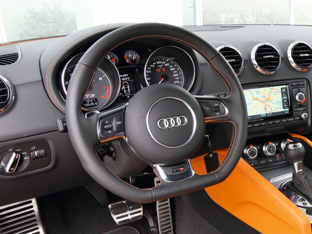 Audi TTS II (8J) Restayling — Sükan