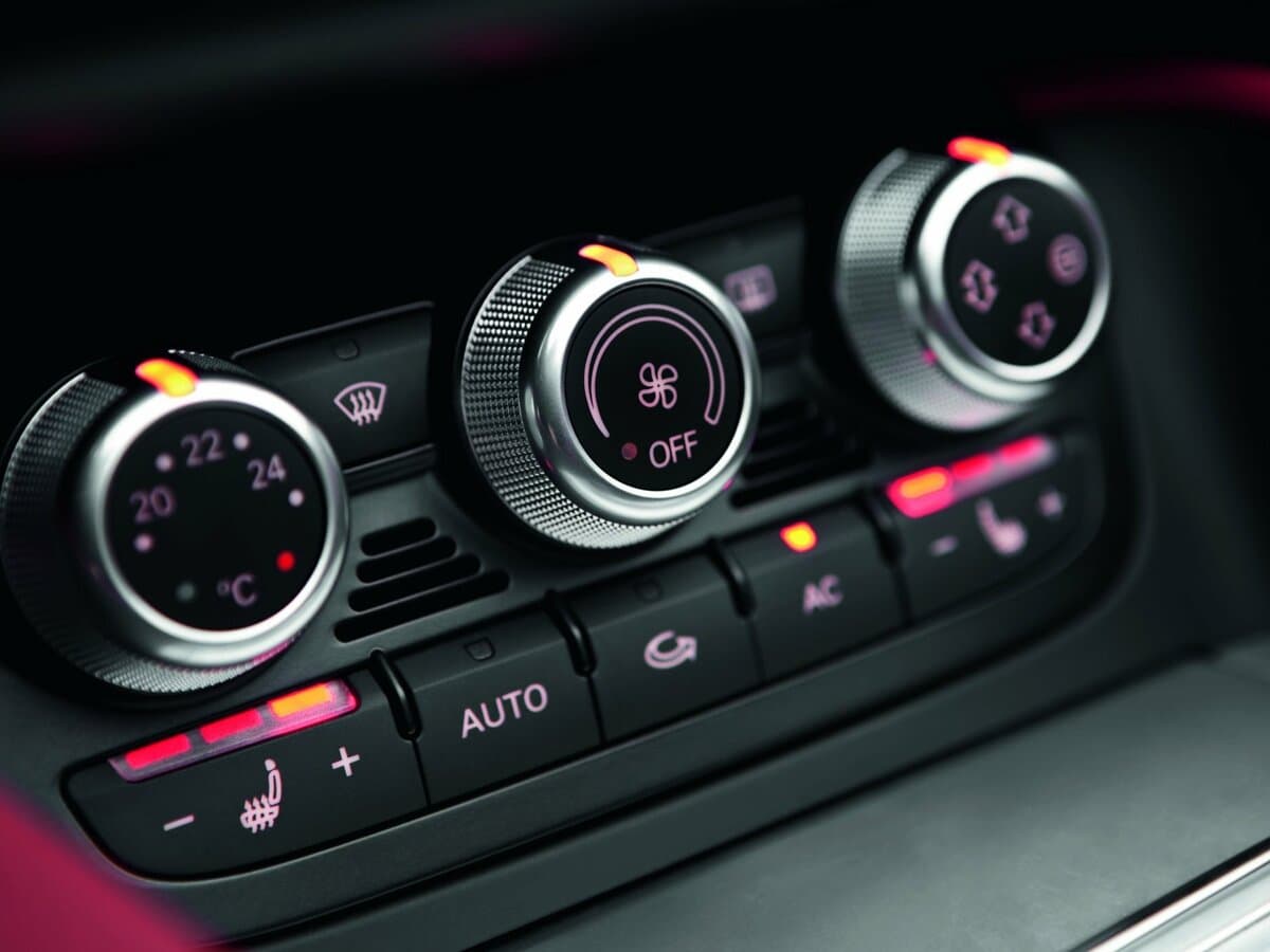 Audi TTS II (8J) Restayling — Salon, arxadan