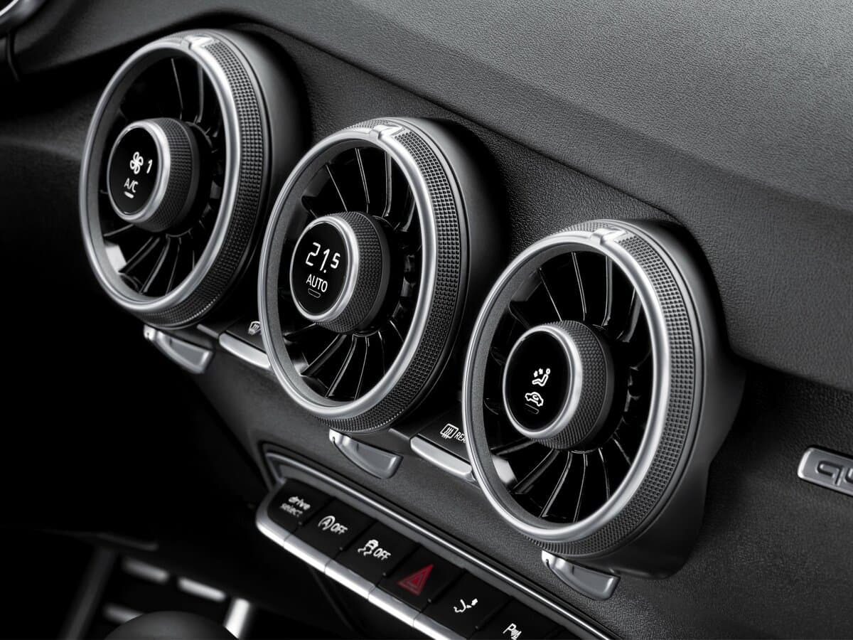 Audi TTS III (8S) — Salon, arxadan