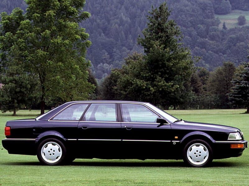 Audi V8 1988 – 1994 — Yandan
