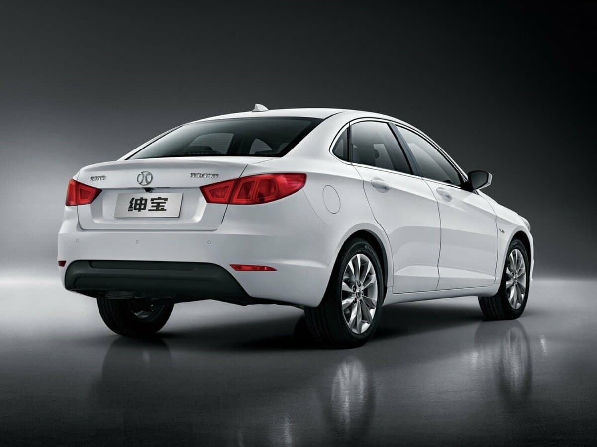 BAIC U5 I — 3/4 arxadan