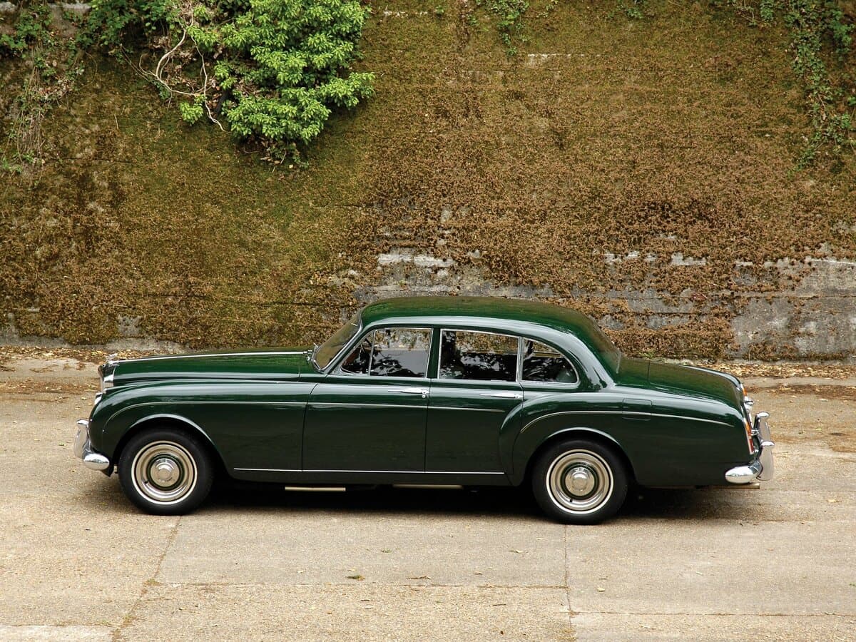 Bentley S II — Yandan