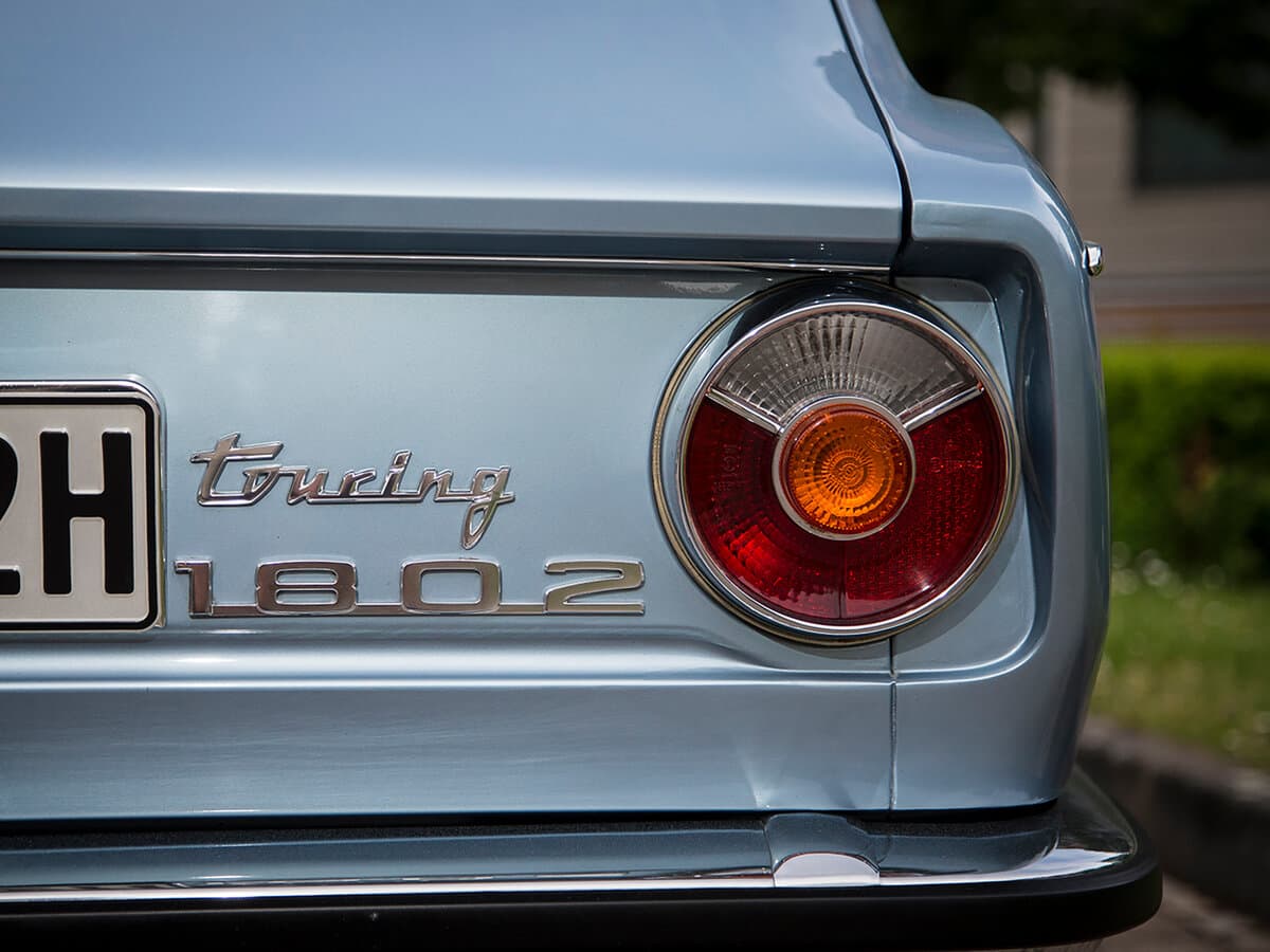 BMW 02 (E10) I — Detal