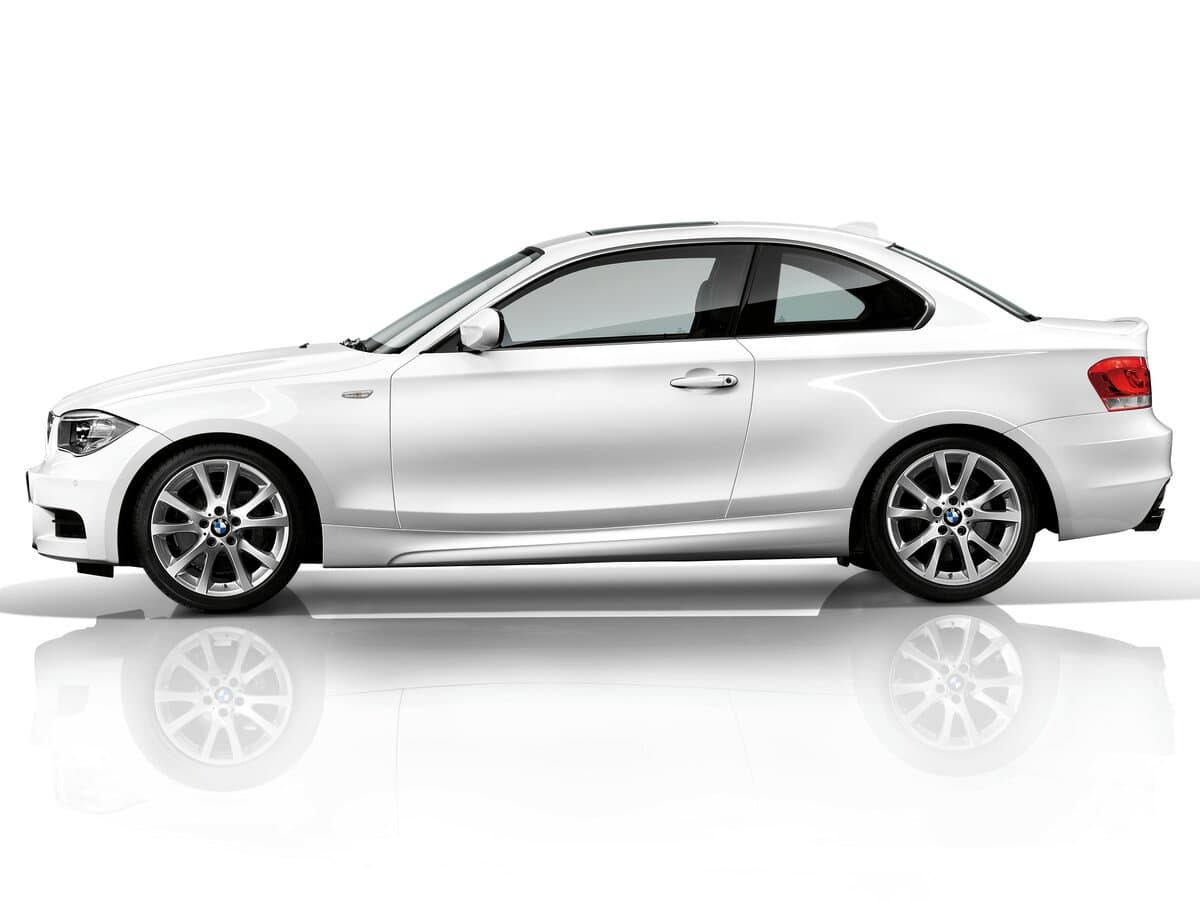 BMW 1 seriyası I (E82/E88) Restayling 2 — Yandan