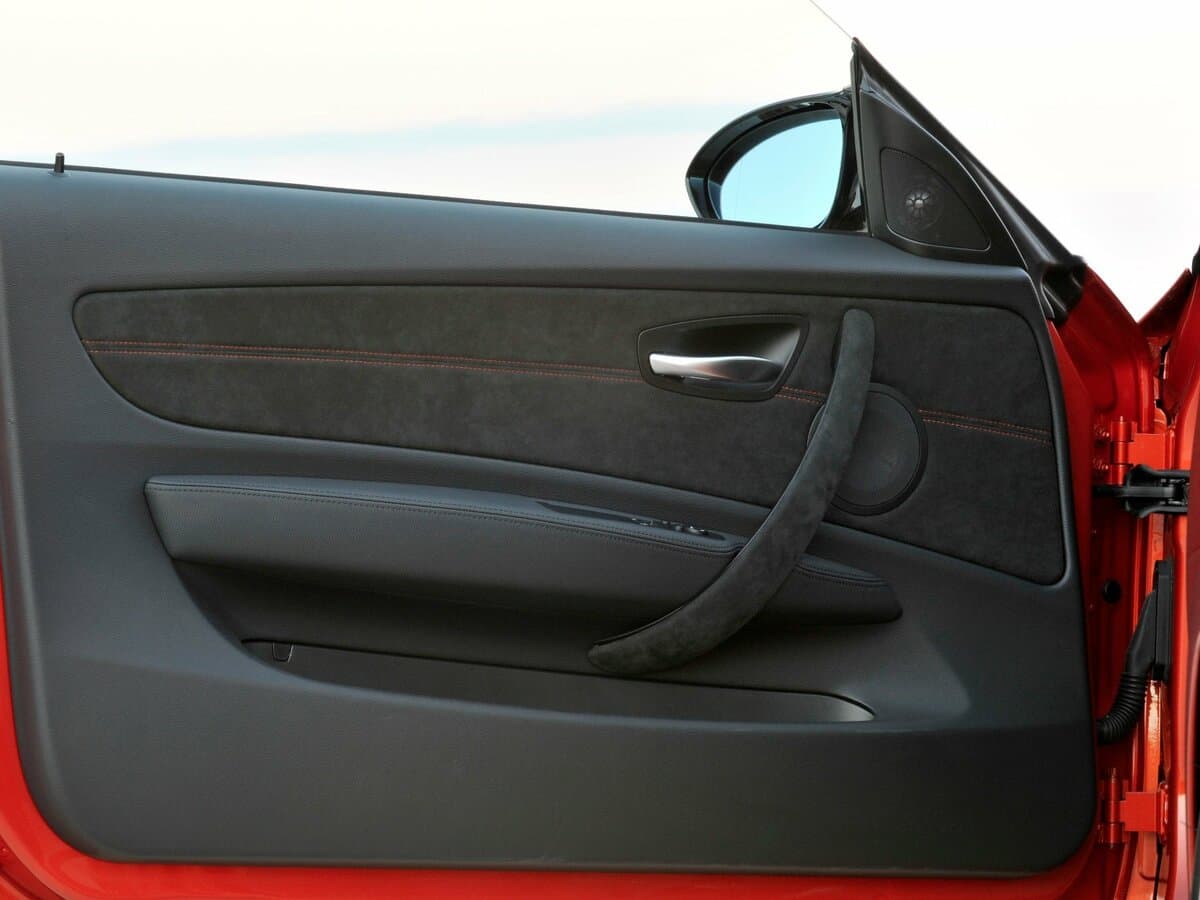 BMW 1M I (E82) — Qapı