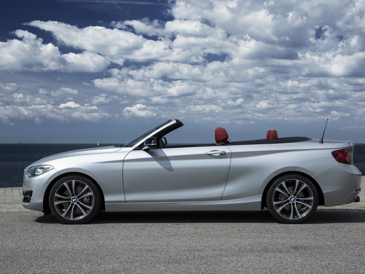 BMW 2 seriyası F22 — Yandan