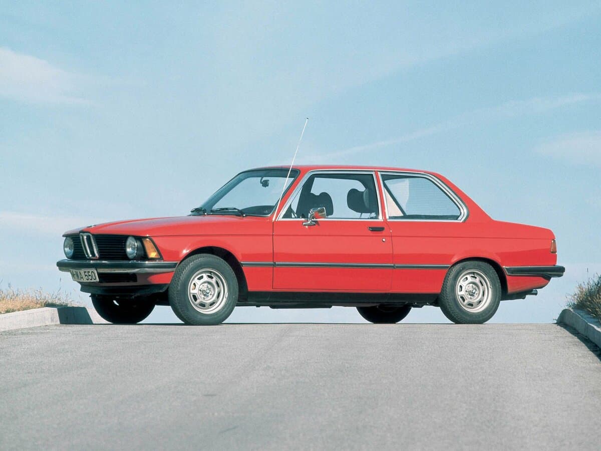 BMW 3 seriyası I (E21) — Yandan