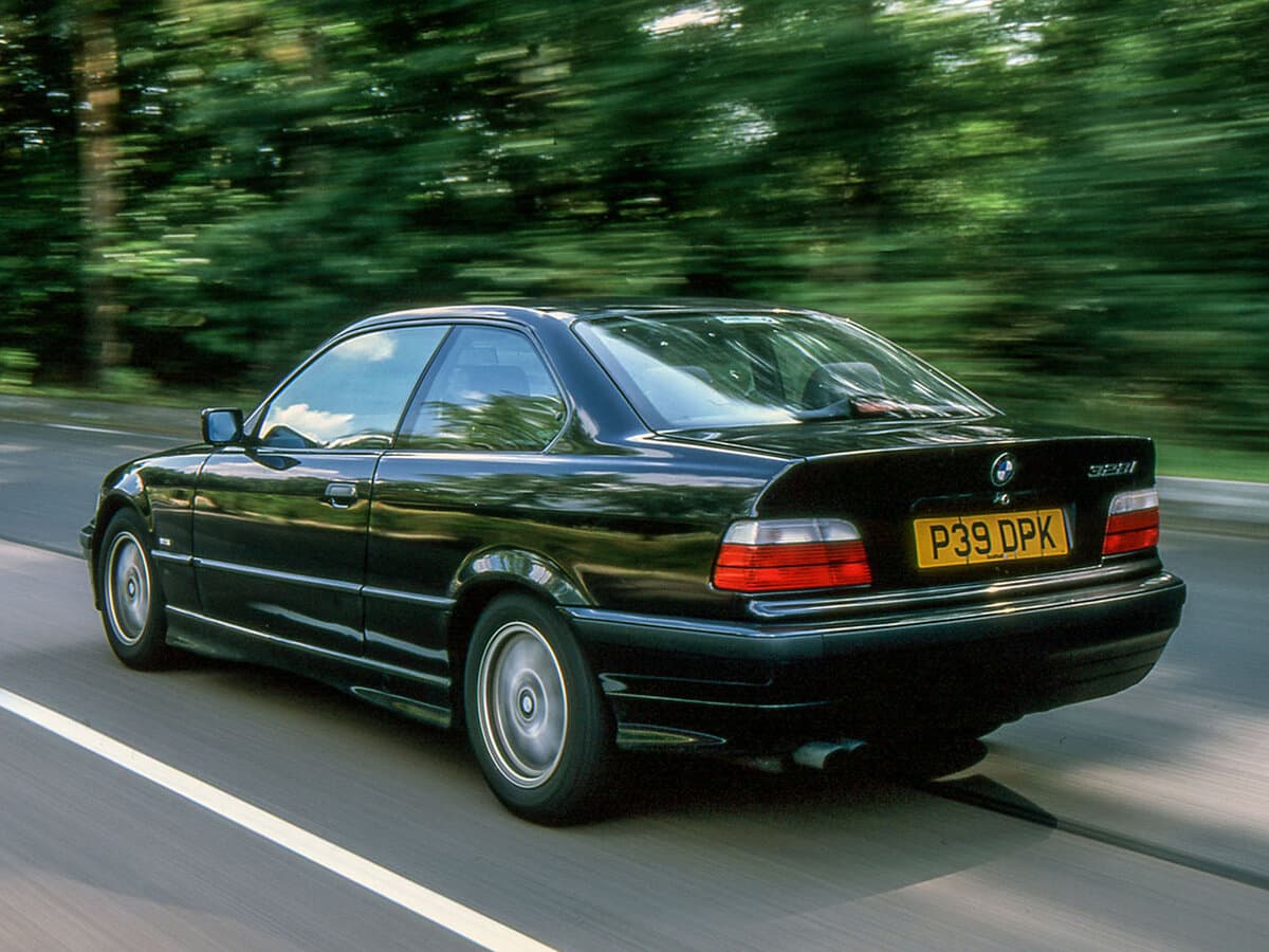BMW 3 seriyası III (E36) — 3/4 arxadan