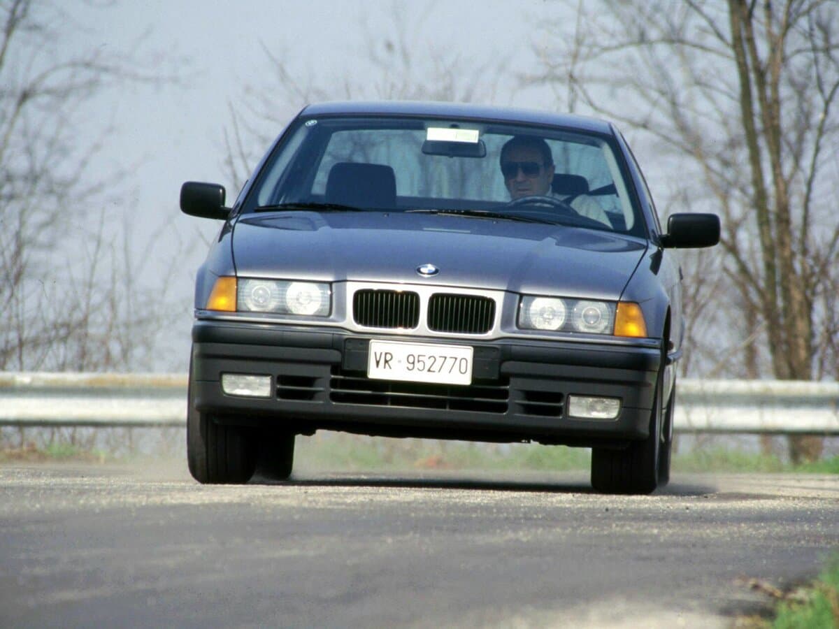 BMW 3 seriyası III (E36) — Öndən