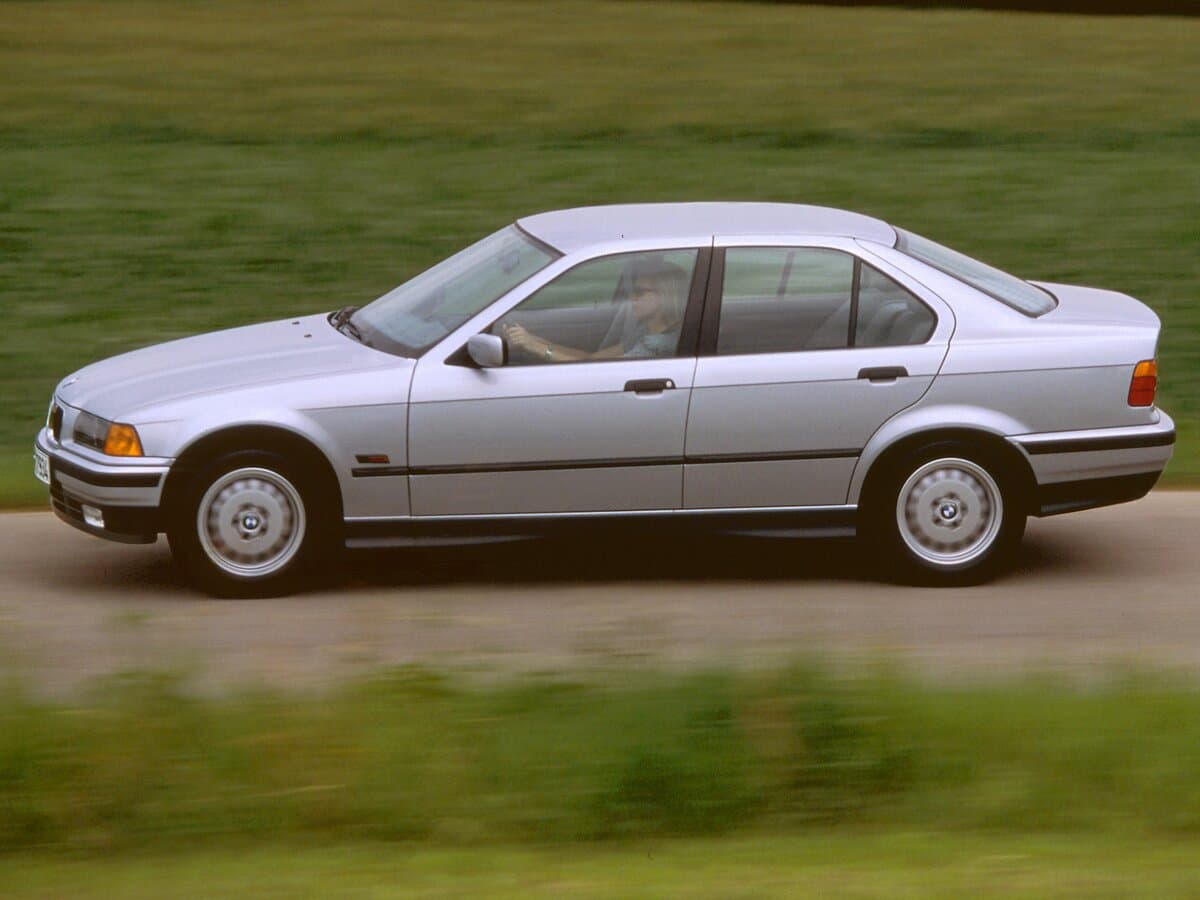 BMW 3 seriyası III (E36) — Yandan