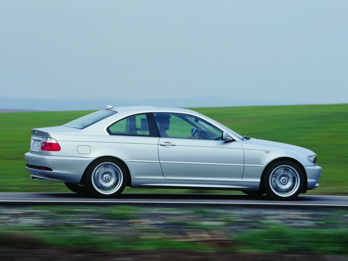 BMW 3 seriyası IV (E46) Restayling — Yandan