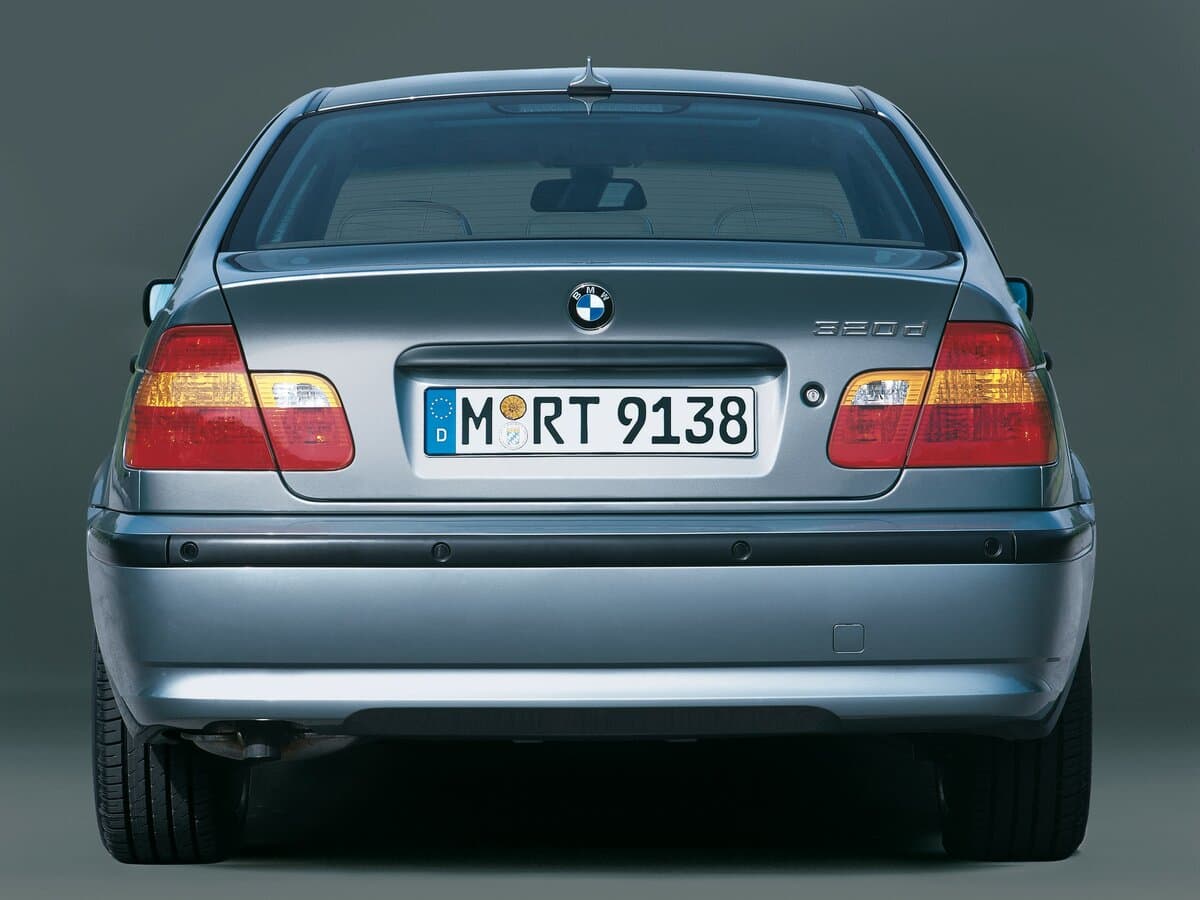 BMW 3 seriyası IV (E46) Restayling — Arxadan