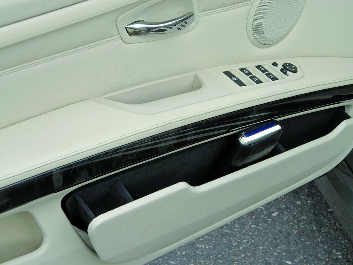 BMW 3 seriyası V (E90/E91/E92/E93) — Qapı