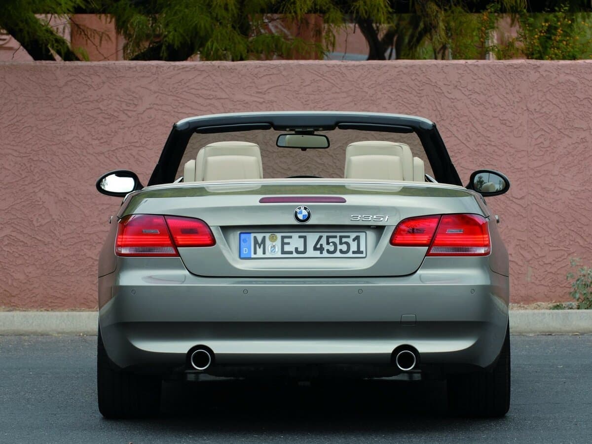 BMW 3 seriyası V (E90/E91/E92/E93) — Arxadan