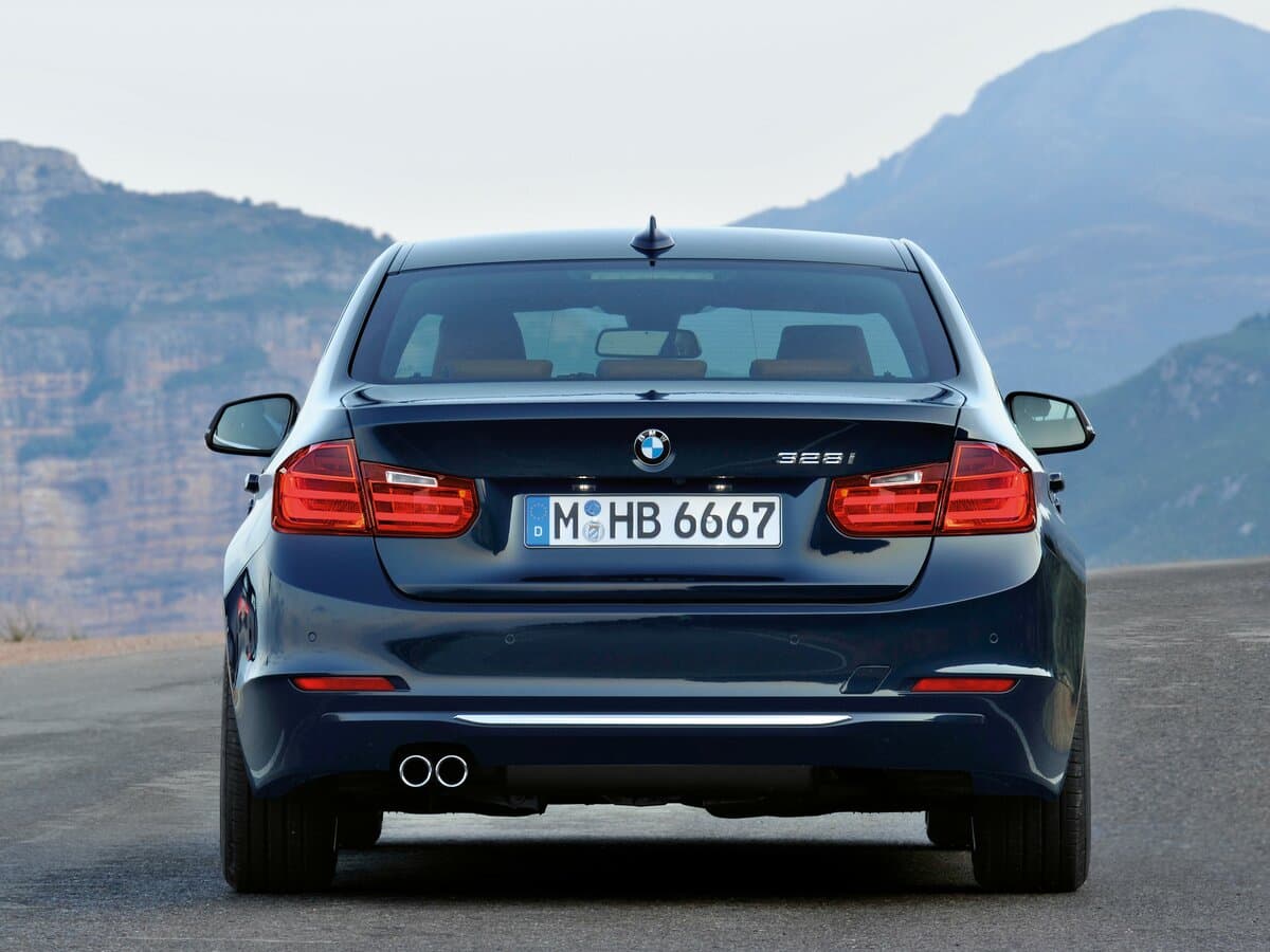 BMW 3 seriyası VI (F30/F31/F34) — Arxadan