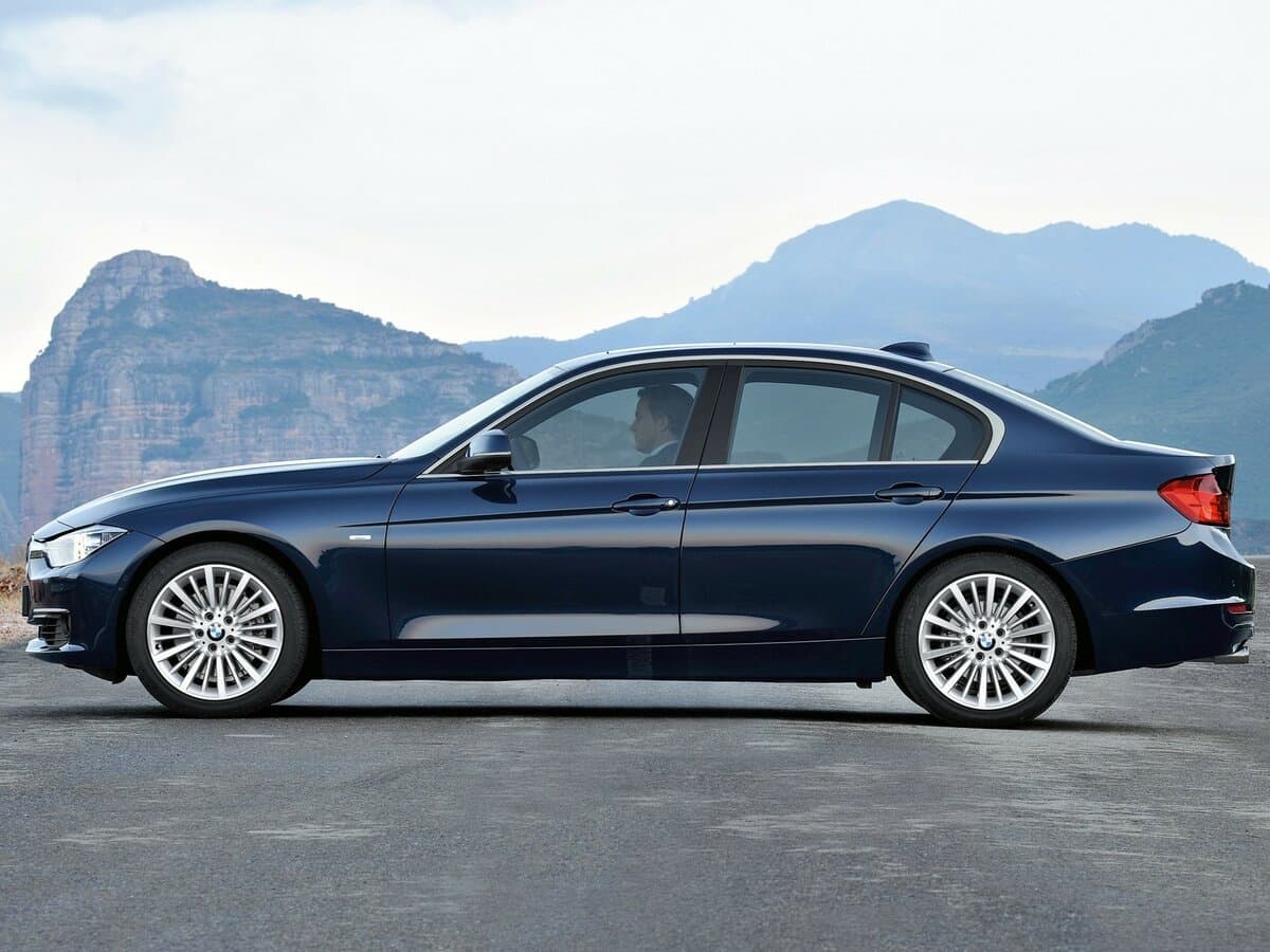 BMW 3 seriyası VI (F30/F31/F34) — Yandan