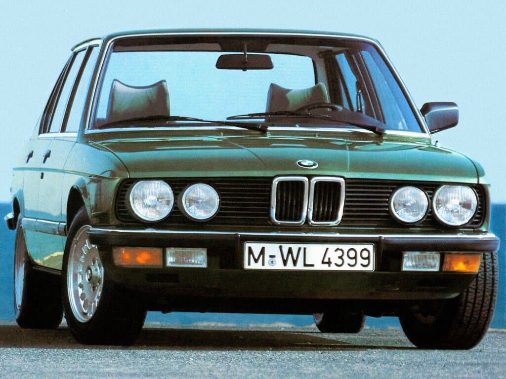 BMW 5 seriyası II (E28) — Öndən
