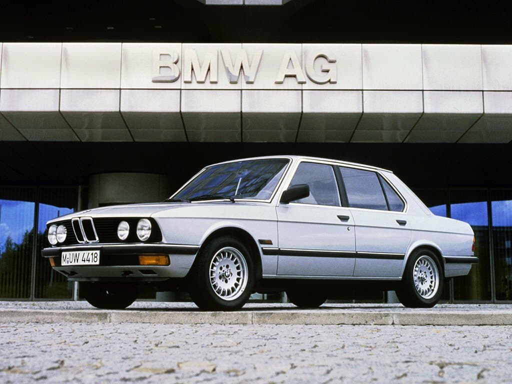BMW 5 seriyası II (E28)