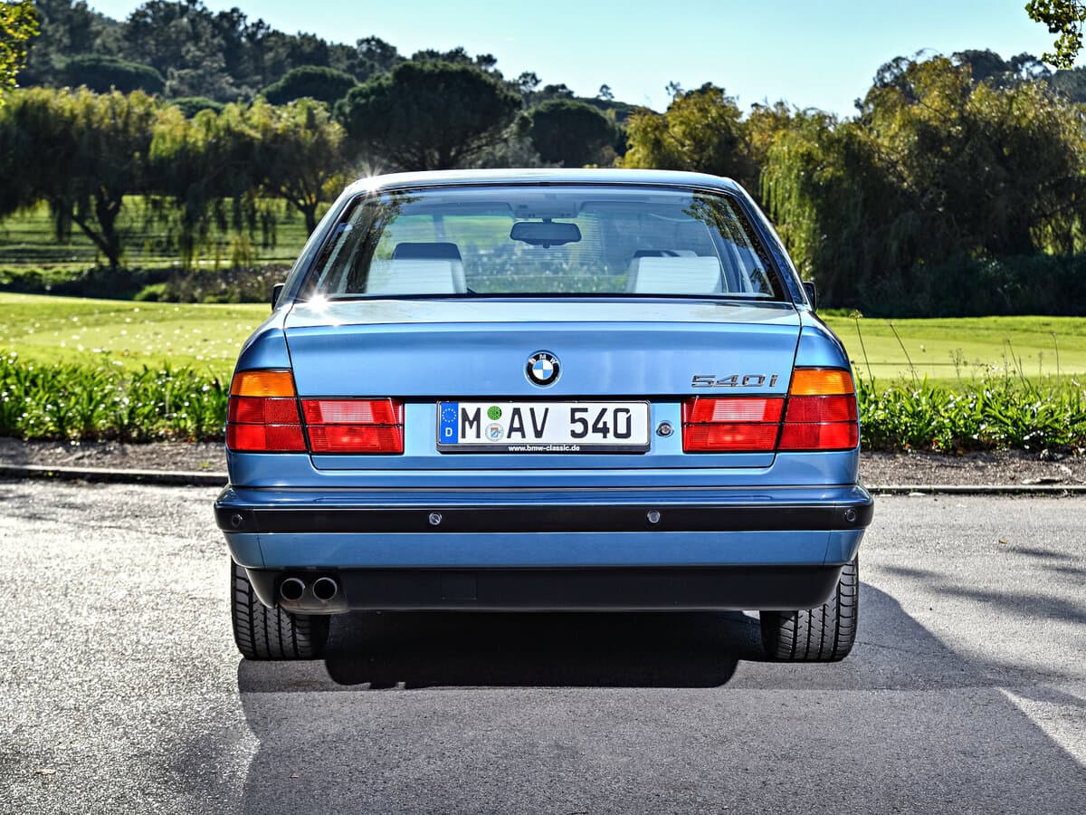 BMW 5 seriyası III (E34) — Arxadan