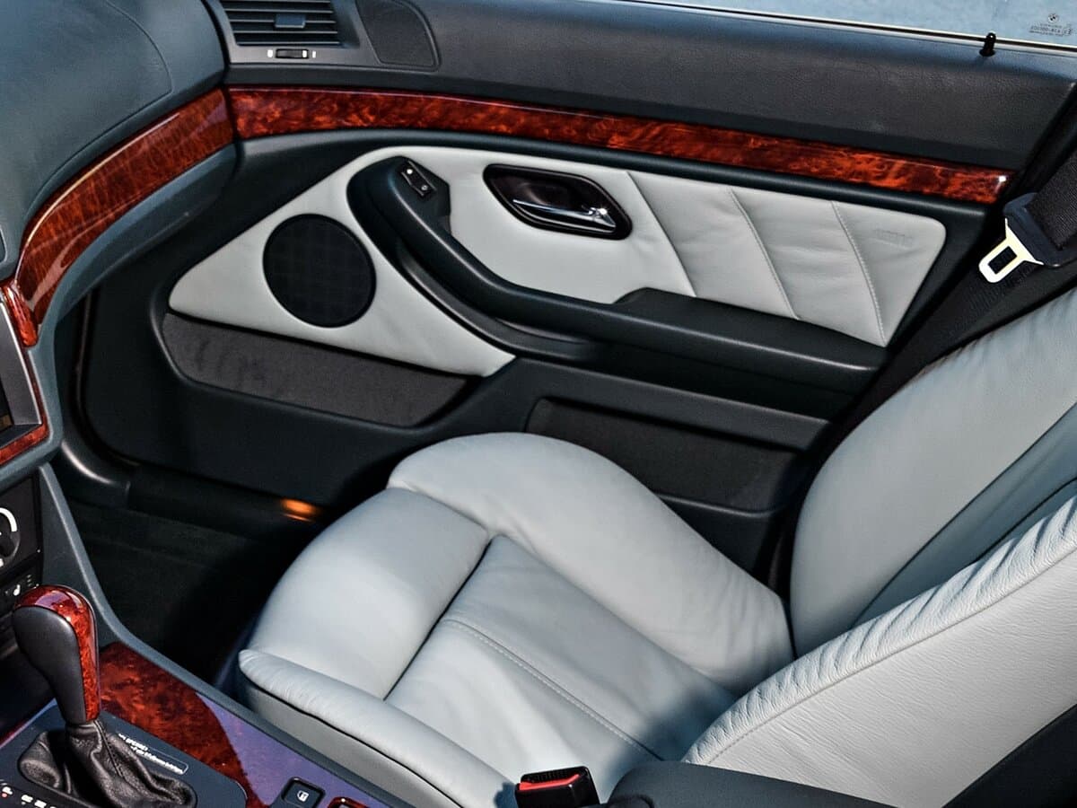 BMW 5 seriyası IV (E39) — Qapı