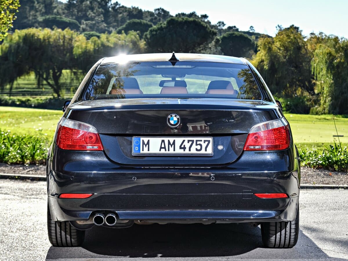 BMW 5 seriyası V (E60/E61) — Arxadan