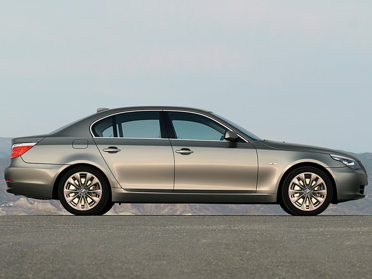 BMW 5 seriyası V (E60/E61) Restayling — Yandan