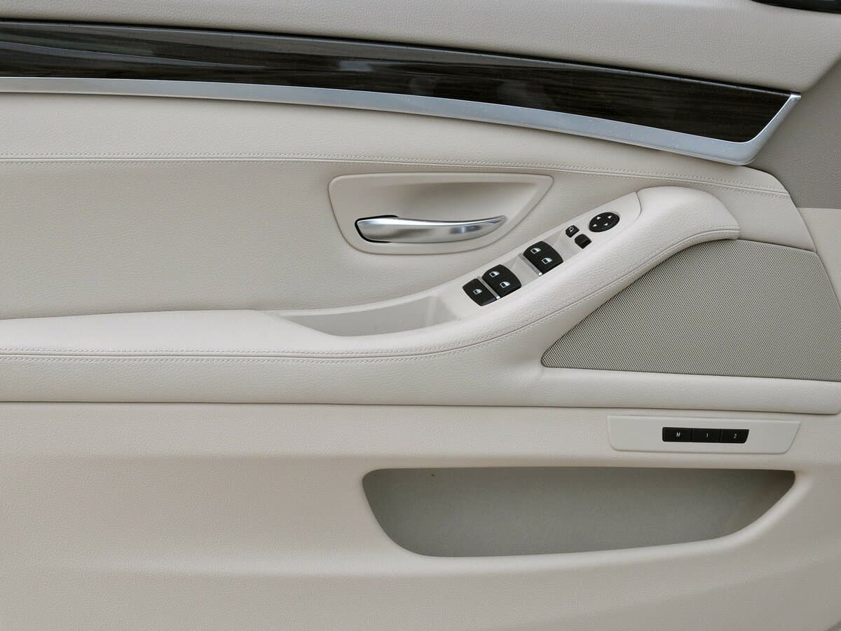 BMW 5 seriyası VI (F10/F11/F07) — Qapı