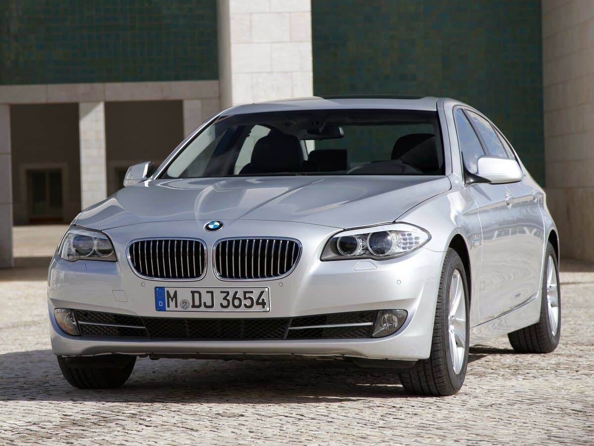 BMW 5 seriyası VI (F10/F11/F07) — Əsas şəkil