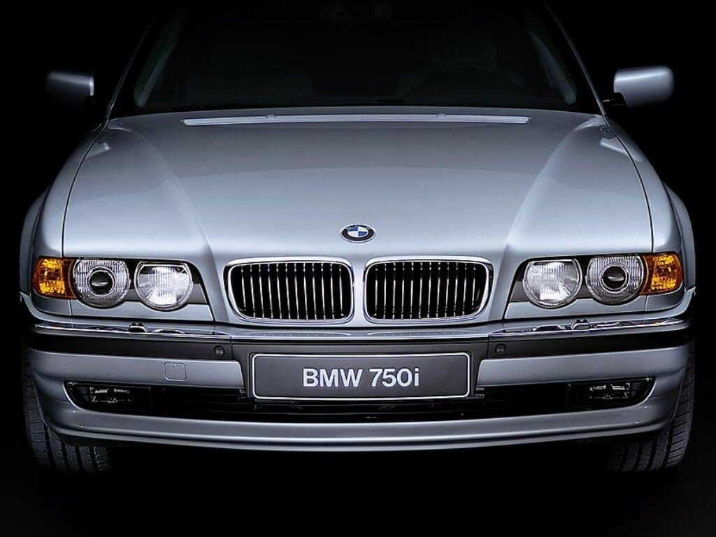 BMW 7 seriyası III (E38) Restayling — Öndən
