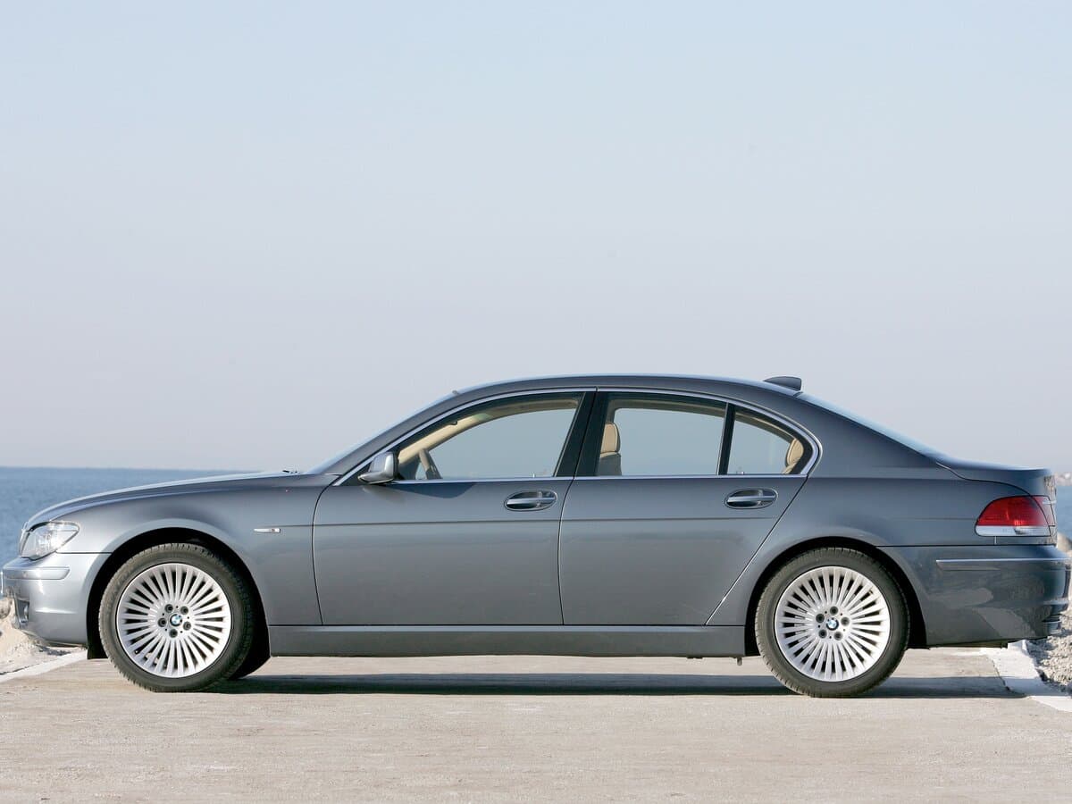 BMW 7 seriyası IV (E65/E66) Restayling — Yandan