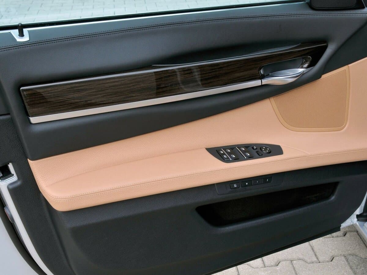 BMW 7 seriyası V (F01/F02/F04) — Qapı