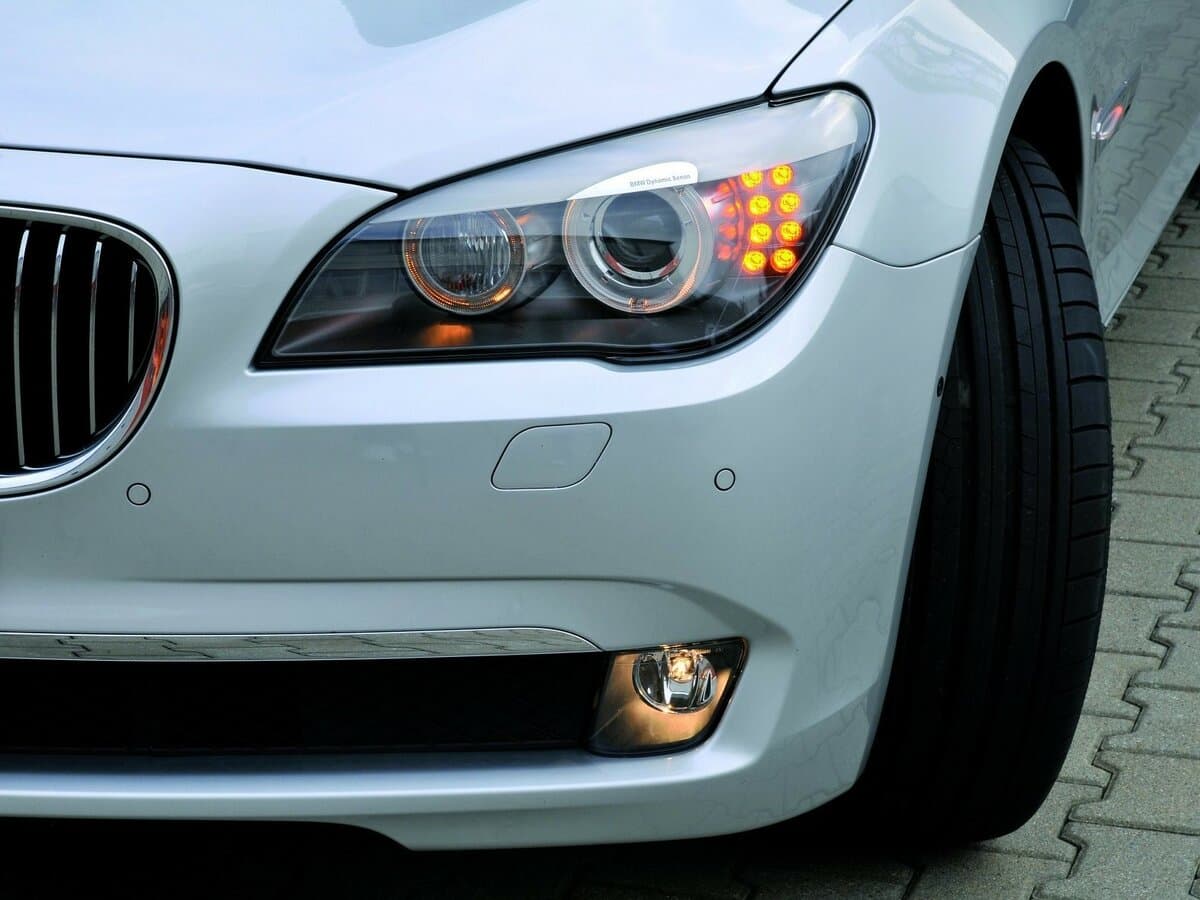 BMW 7 seriyası V (F01/F02/F04) — Fara