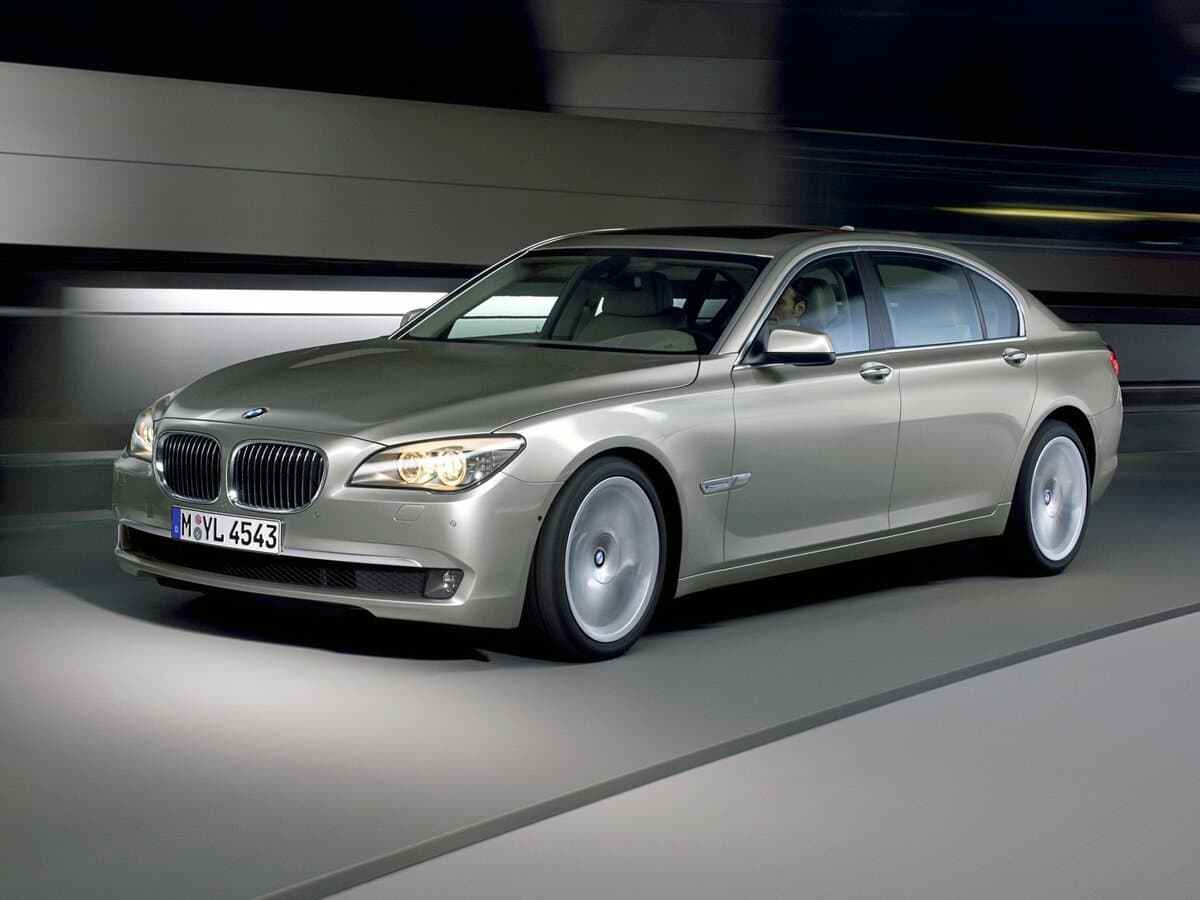 BMW 7 seriyası V (F01/F02/F04) — Əsas şəkil
