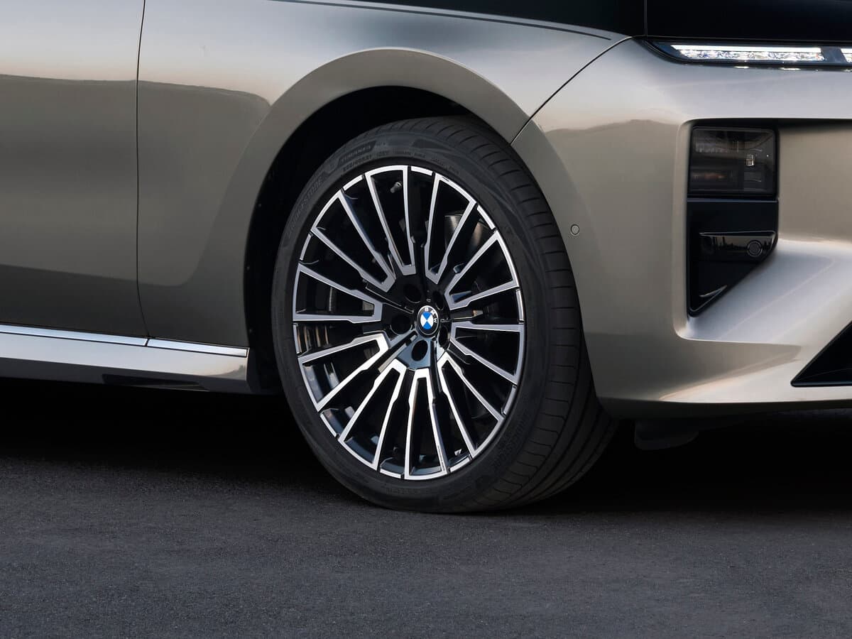 BMW 7 seriyası VII (G70) Restayling — Təkər